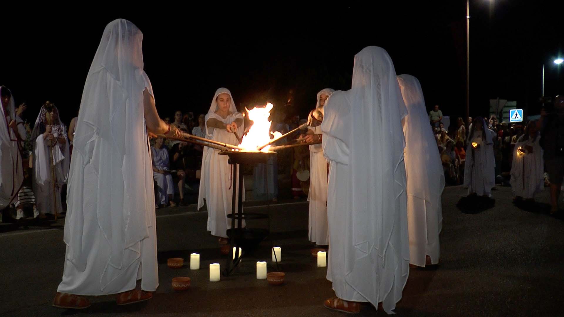 EMERITA LVDICA FUEGO VESTA 2