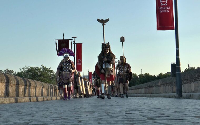 EMERITA LVDICADESFILE TROPAS MILITARES