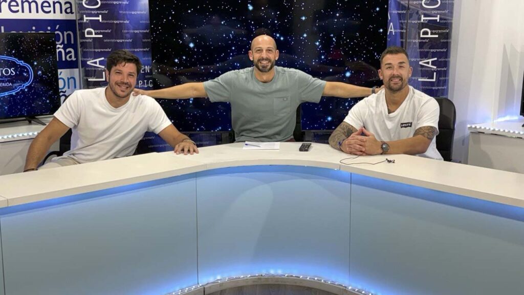 EXJUGADORES DEL MERIDA JAVI CHINO, PACO AGUZA CON ANGEL BRIZ 3