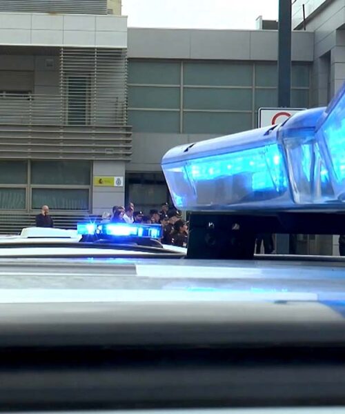 POLICIA NACIONAL SIRENAS ENCENDIDAS COCHES