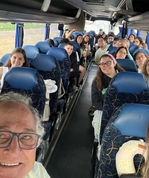 VIAJE DE JOVENES DE MERIDA PARA VER AL PAPA CON RAFAEL NAVARRETE