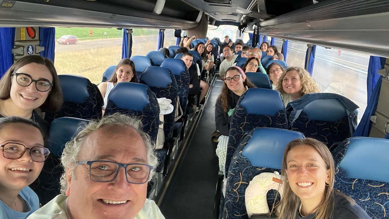 VIAJE DE JOVENES DE MERIDA PARA VER AL PAPA CON RAFAEL NAVARRETE