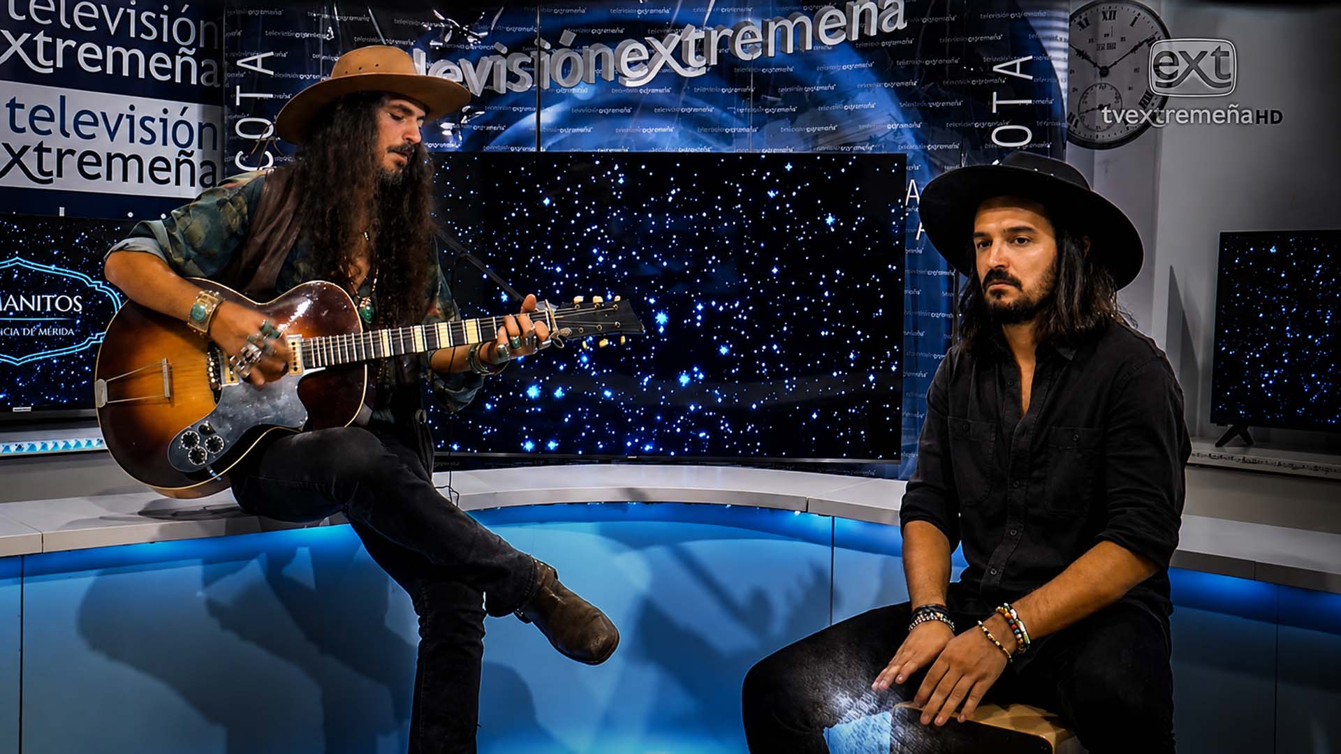 BLACK MARACAS 2