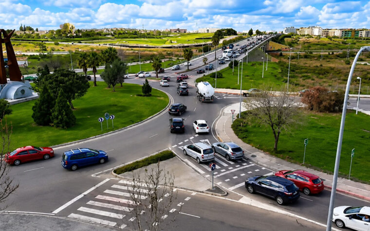 TRAFICO LENTO Y RETENCIONES EN GLORIETA DUQUE DE AHUMADA