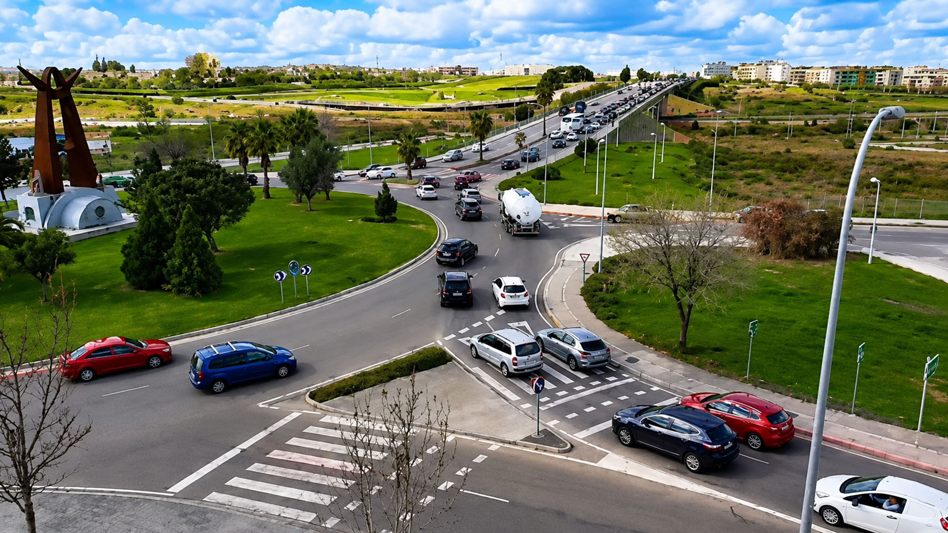TRAFICO LENTO Y RETENCIONES EN GLORIETA DUQUE DE AHUMADA
