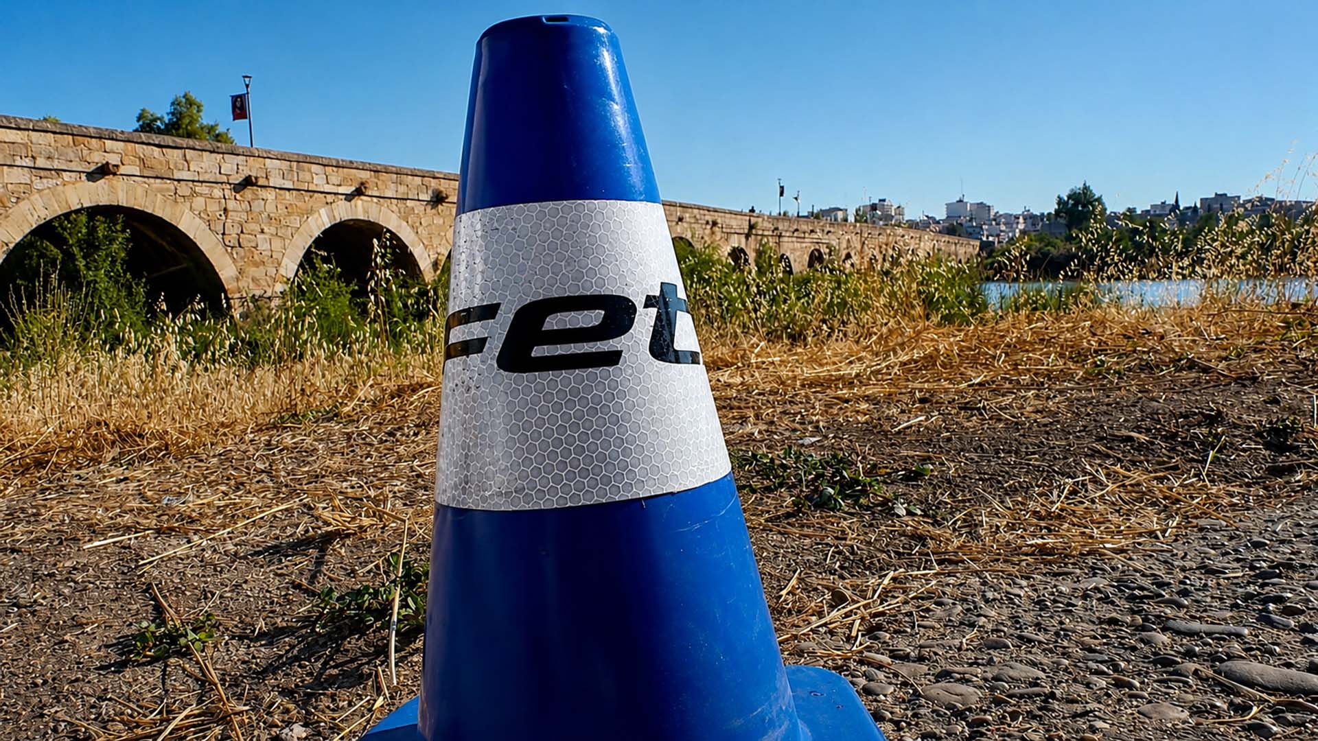 TRIATLON MERIDA 1 PUENTE ROMANO CON CONO