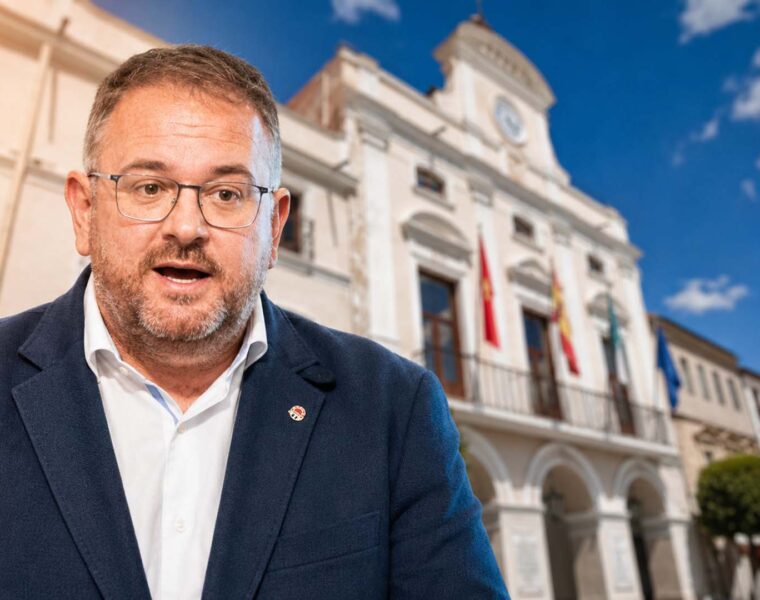 OSUNA CON AYUNTAMIENTO DE FONDO