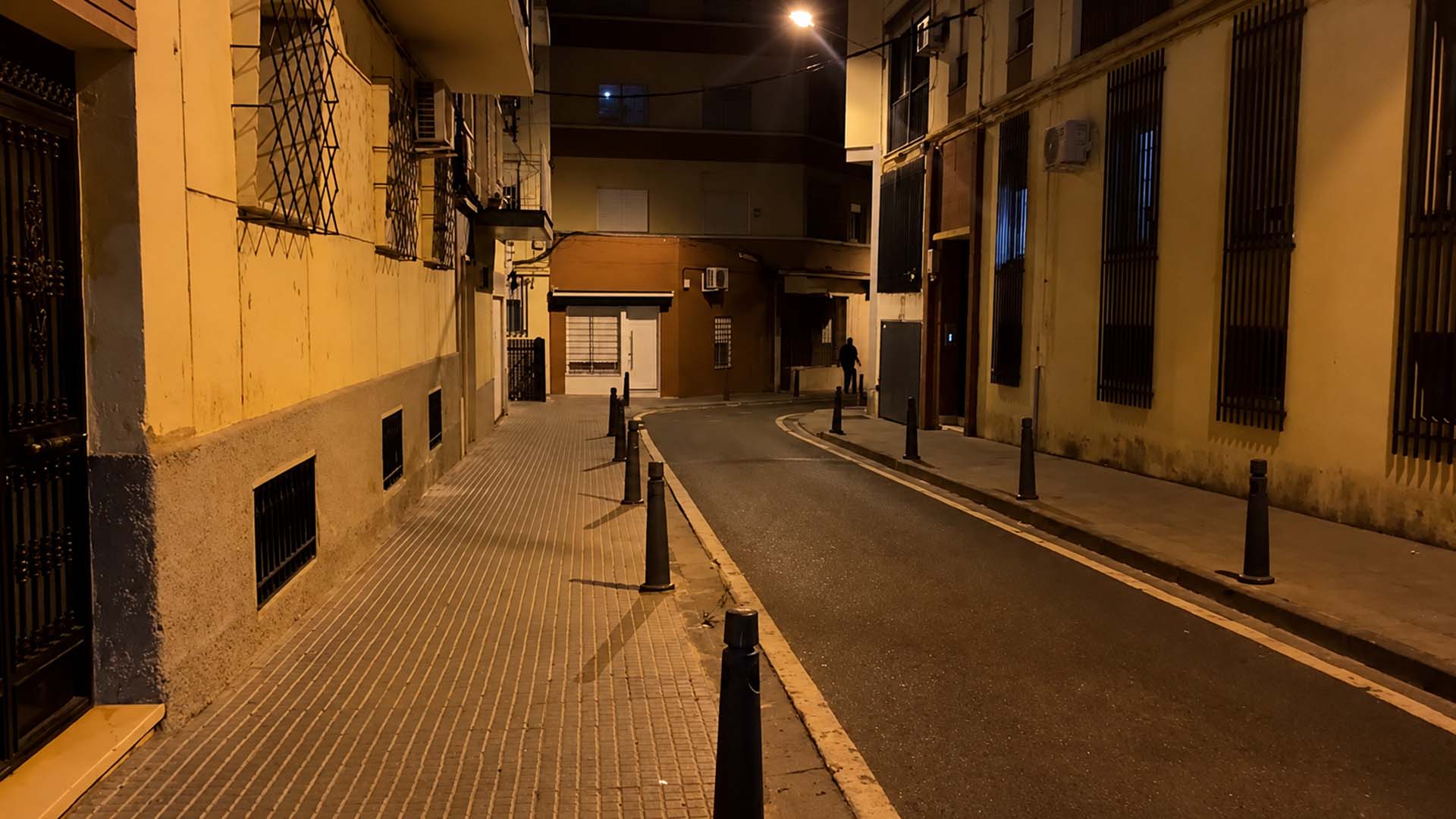 CALLE ADRIANO NOCHE