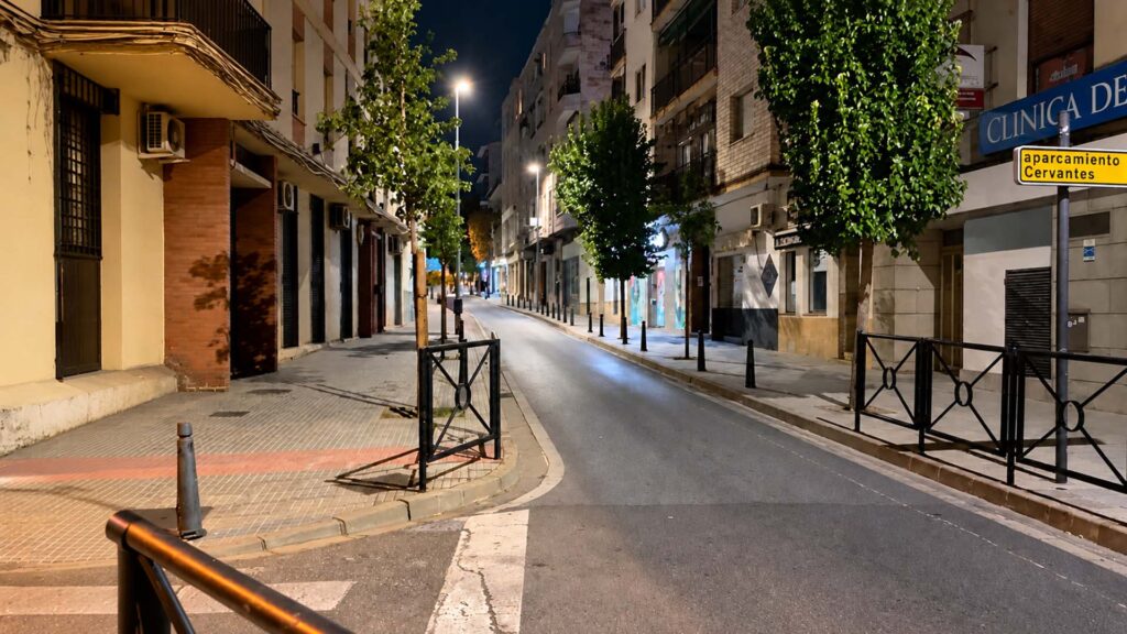 CALLE ALMENDRALEJO NOCHE