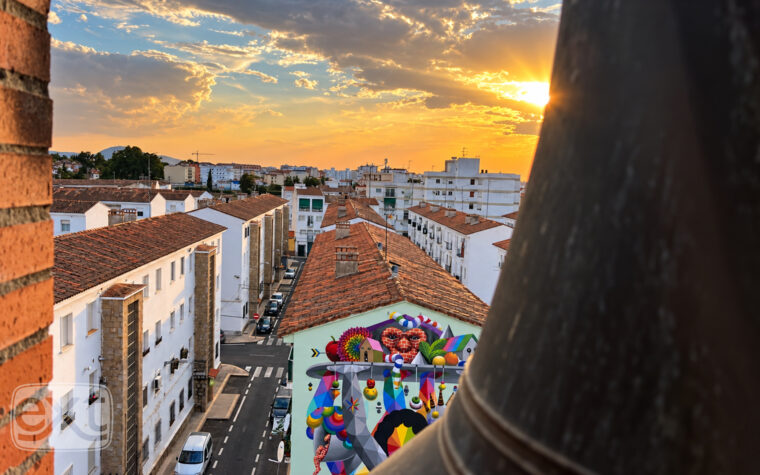 EDIFICIOS LA ANTIGUA DESDE LA TORRE DE LA PARROQUIA DE LOS REDENTORISTAS con logo tvex