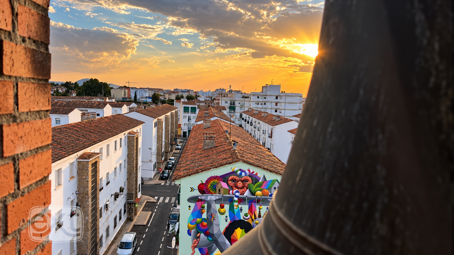 EDIFICIOS LA ANTIGUA DESDE LA TORRE DE LA PARROQUIA DE LOS REDENTORISTAS con logo tvex