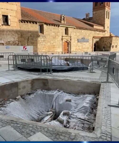 PLAZA DE SANTA EULALIA CON YACIMIENTO ARQUEOLOGICO