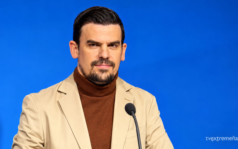 SANTI AMARO FONDO AZUL